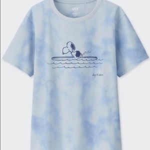 Uniqlo peanuts shirt